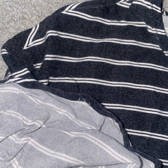 Black and White Stripped Crop Top | ARDENE | Size: L - Picture 6 of 6